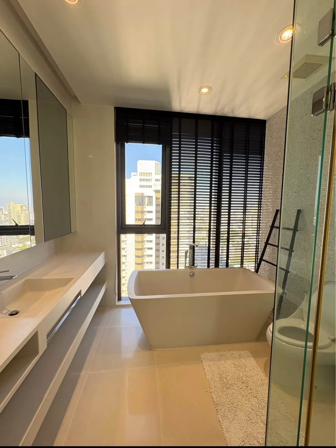 2 BD Unit for sale at VITTORIO Sukhumvit 39 thumbnail 17