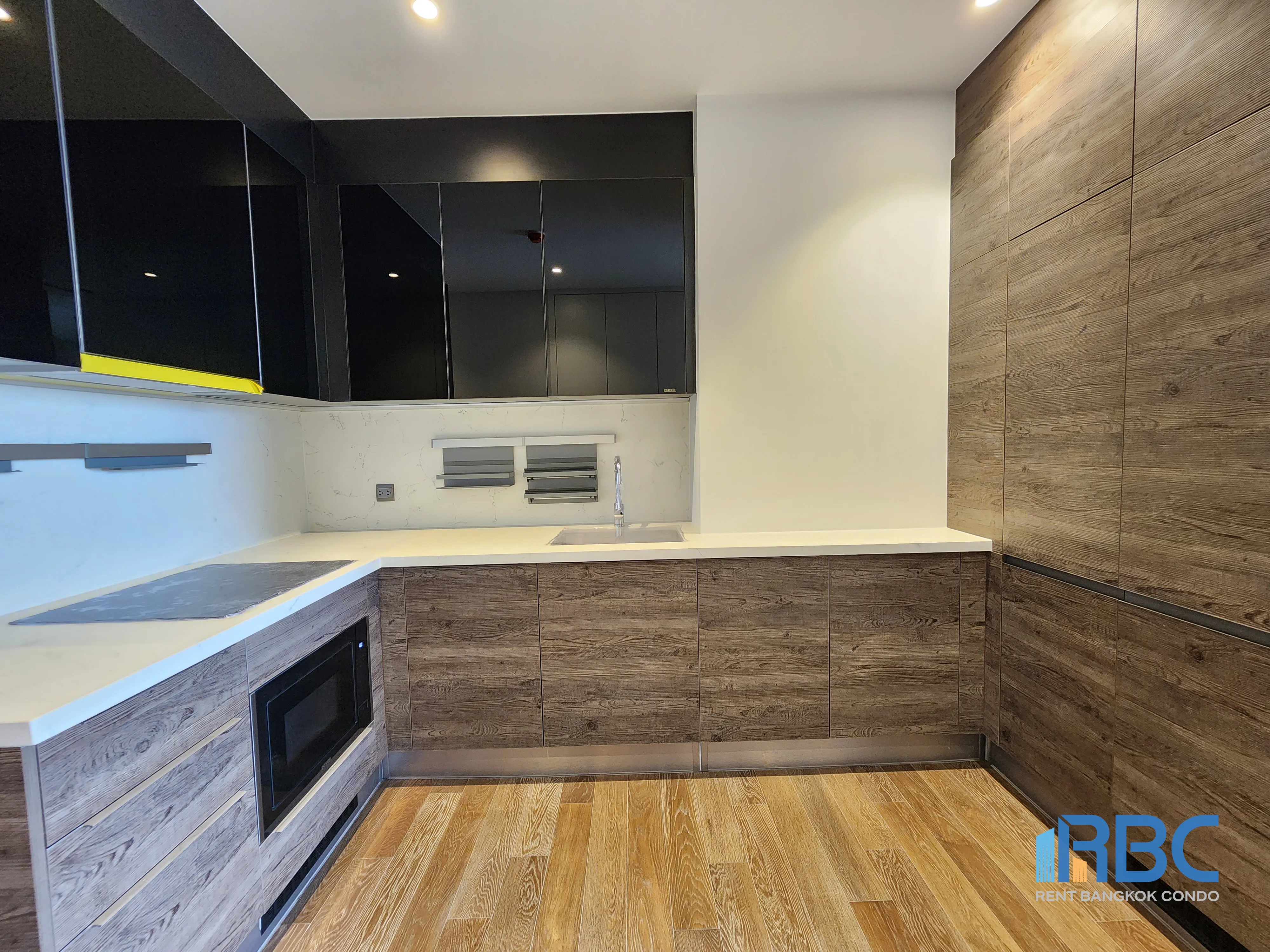 2 BD Unit for sale at Muniq Langsuan thumbnail 10