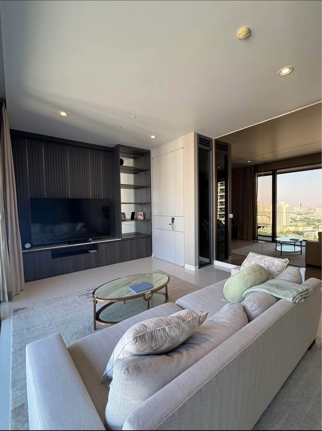 2 BD Unit for sale at VITTORIO Sukhumvit 39 thumbnail 2