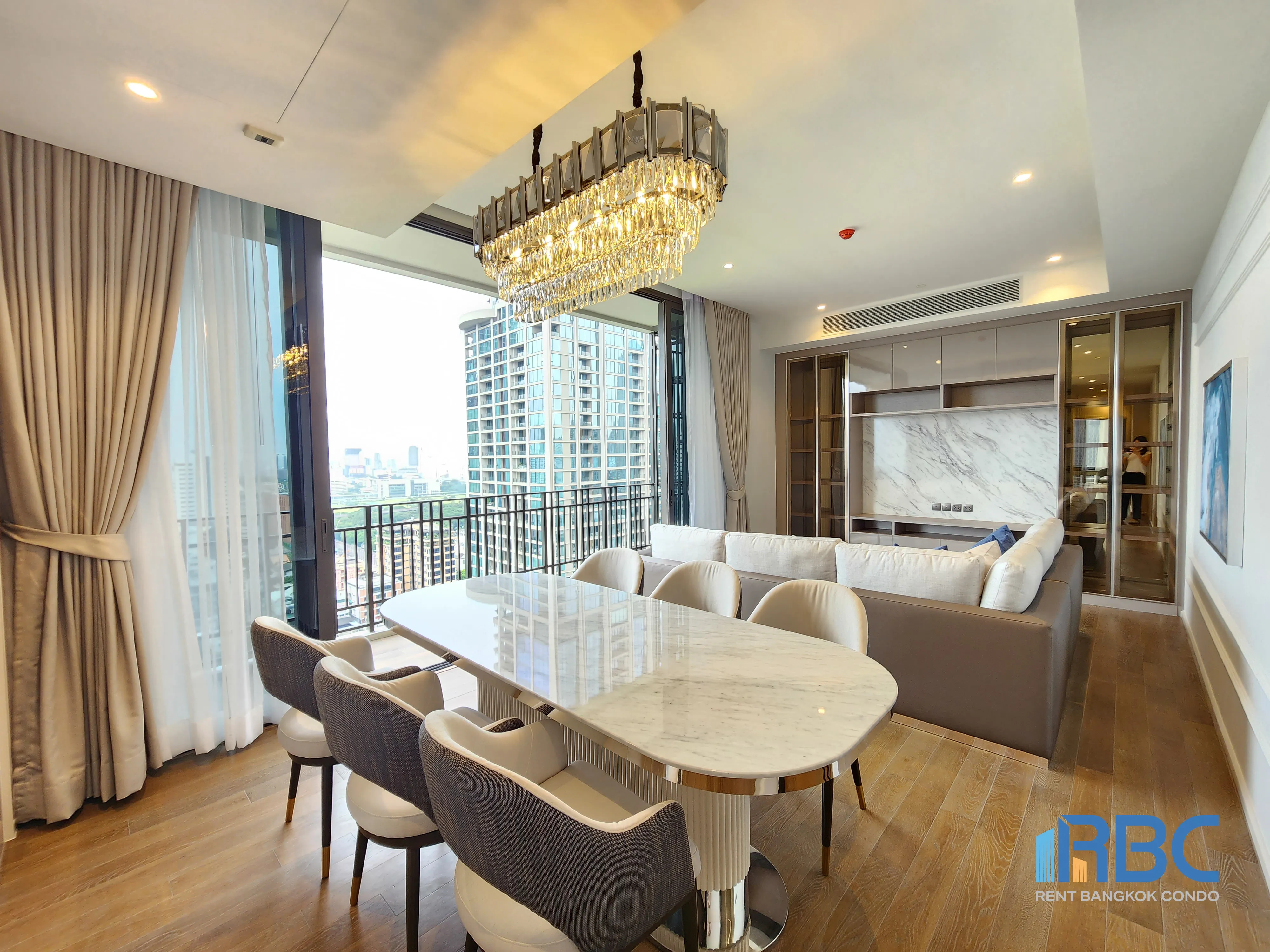 2 BD Unit for sale at Muniq Langsuan thumbnail 3