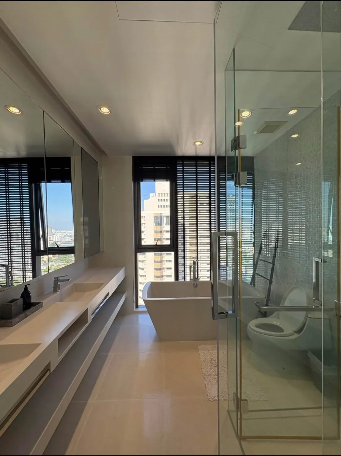 2 BD Unit for sale at VITTORIO Sukhumvit 39 thumbnail 16