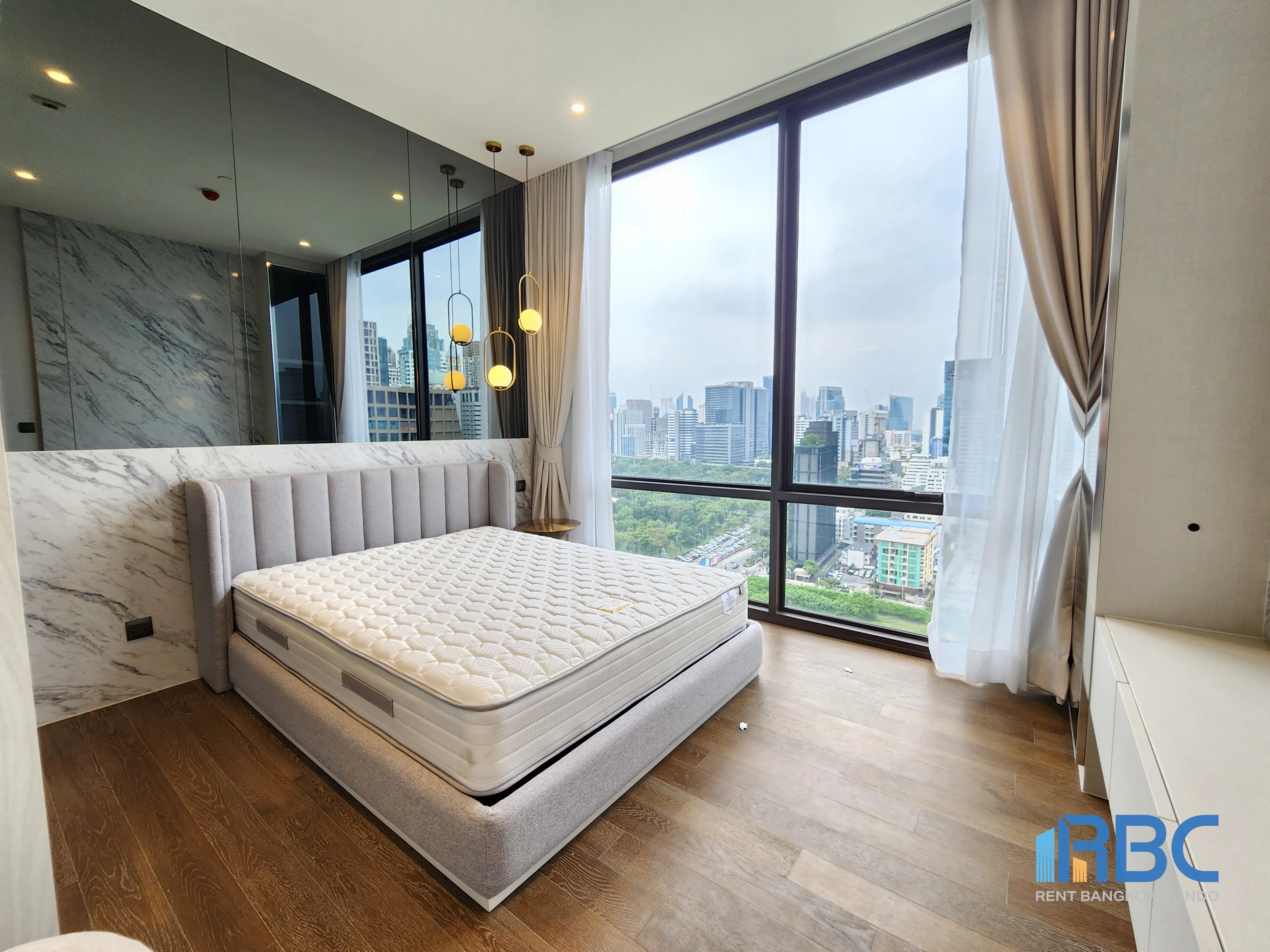 2 BD Unit for sale at Muniq Langsuan thumbnail 6