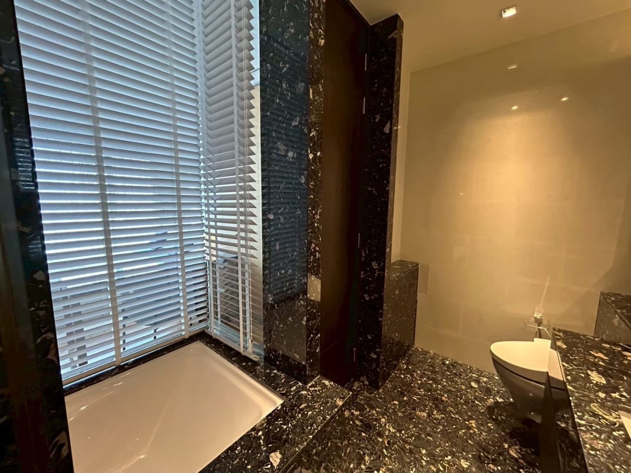 BEATNIQ Sukhumvit 32的一房公寓