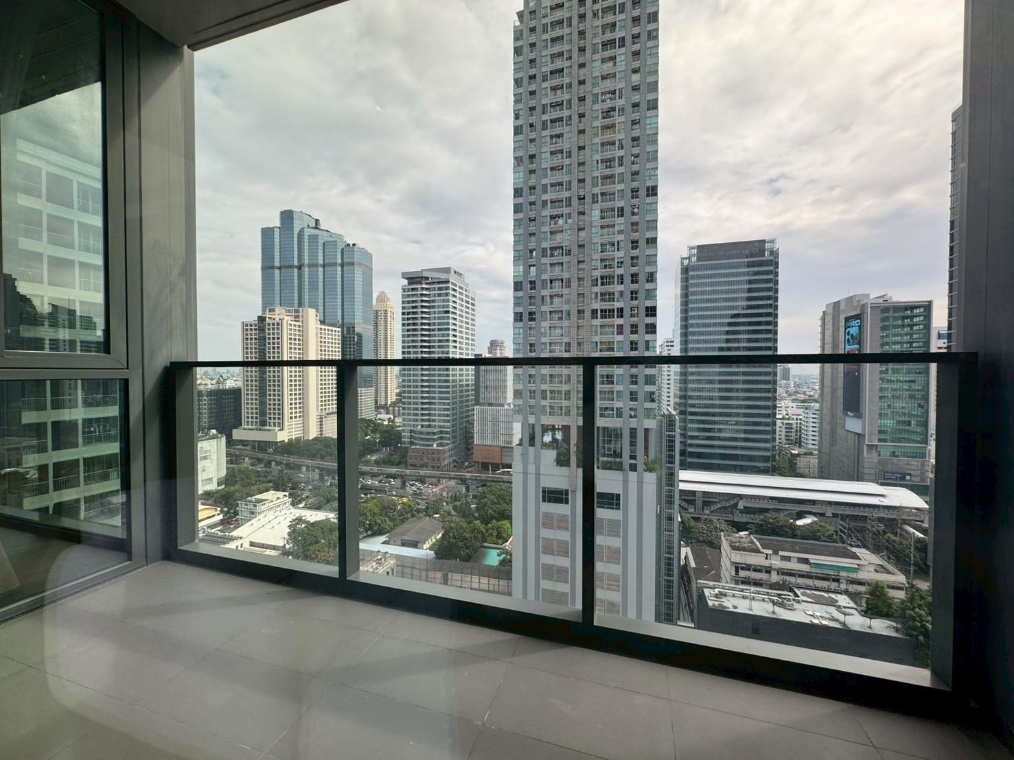 在Tait Sathorn 12的1房公寓